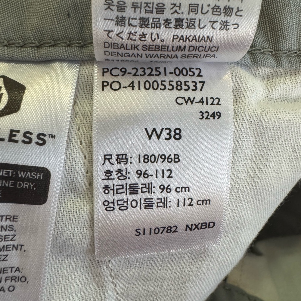 Levi's Men's Grey Cargo Shorts Size 38 - Picture 6 of 8